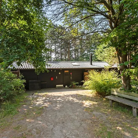 Holiday home Three-bedroom In